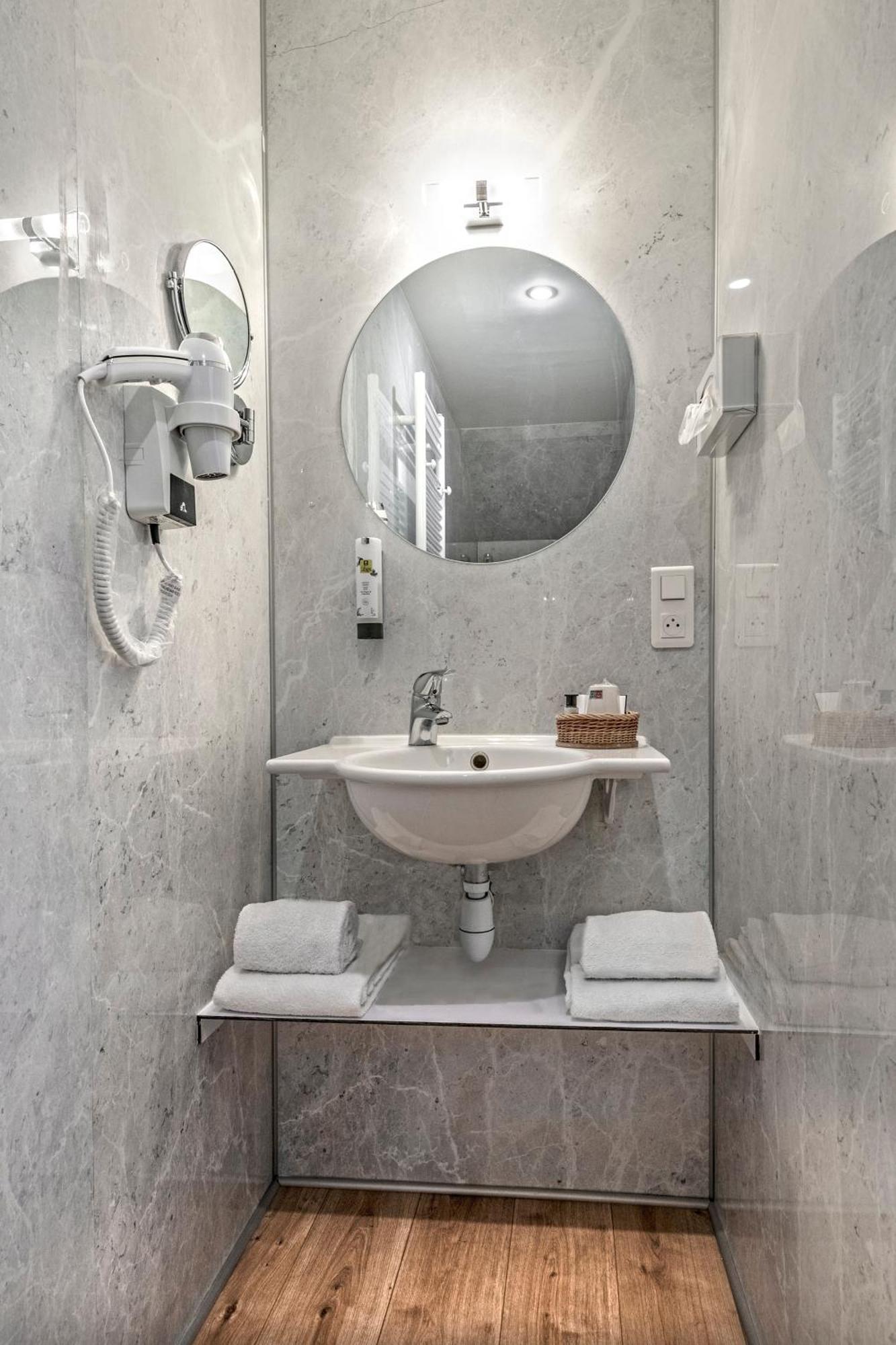 Hotel Restaurant De La Poste Et La Grange Detente, Espace Bien-Etre Châteauneuf-de-Randon 客房 照片