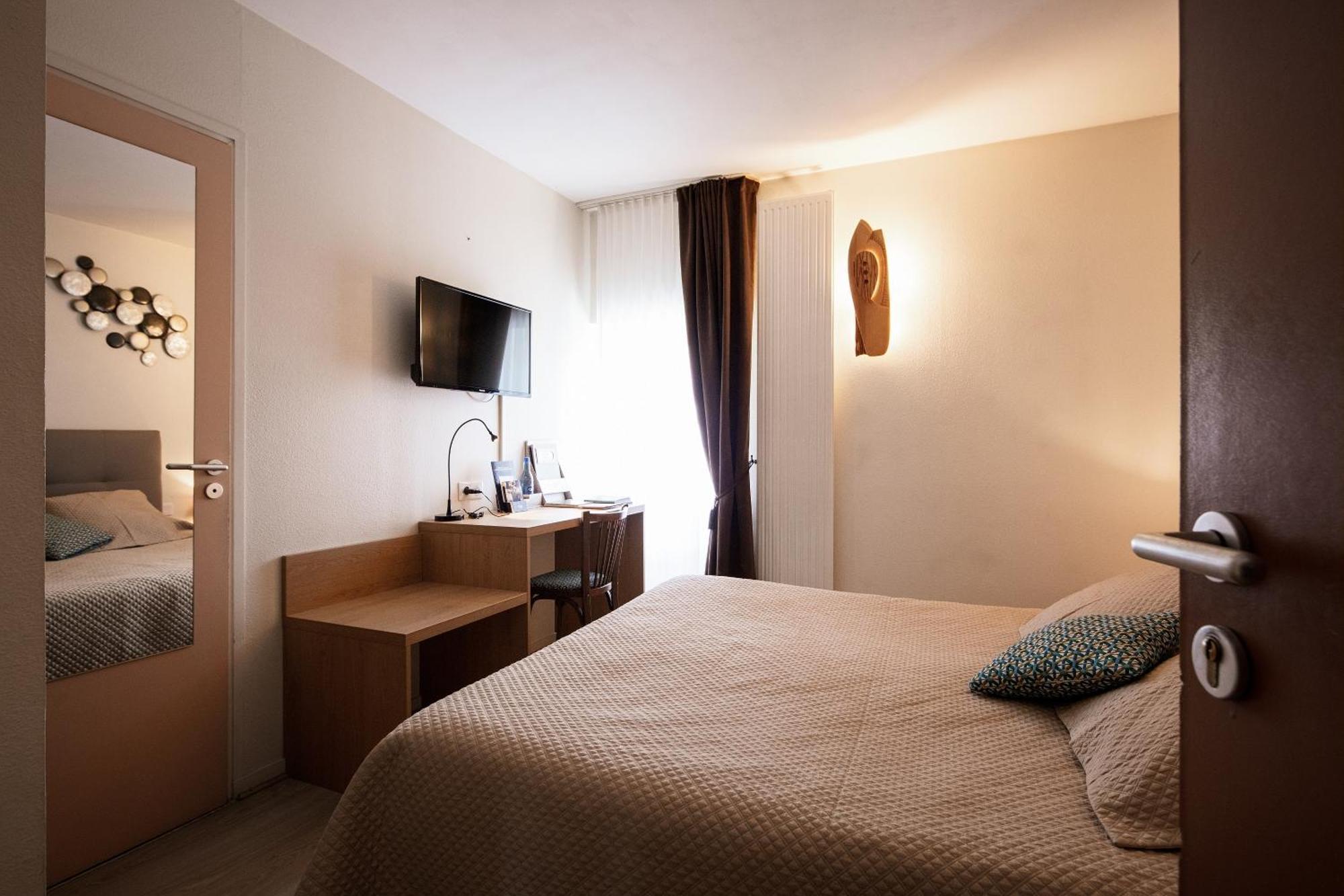 Hotel Restaurant De La Poste Et La Grange Detente, Espace Bien-Etre Châteauneuf-de-Randon 客房 照片